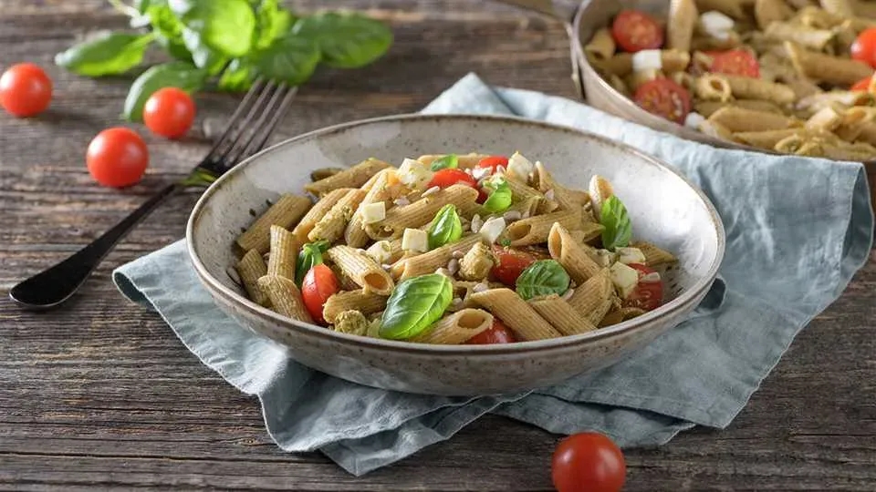 Szybkie i proste penne z pesto bazyliowym, które zachwyci smakiem