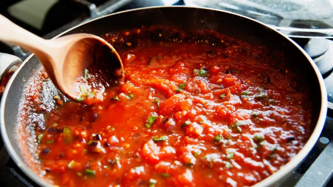 Jak przygotować sos do spaghetti bolognese do słoików i go przechować