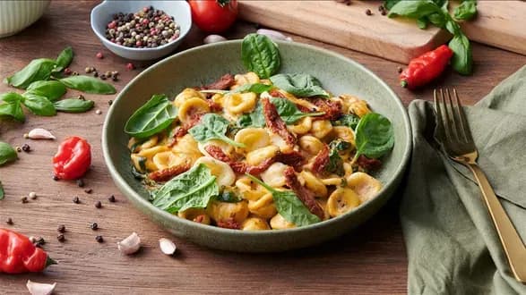 Czerwone pesto z czym podać? Odkryj najlepsze pomysły na dania