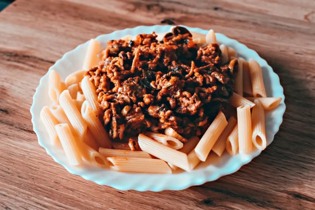 Penne z mięsem mielonym - łatwy przepis na pyszne danie na obiad