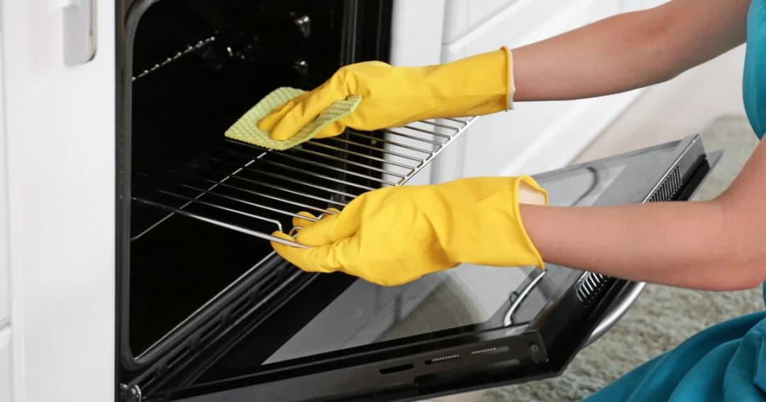 Jak wyczyścić kratkę od piekarnika skutecznie i bez wysiłku
