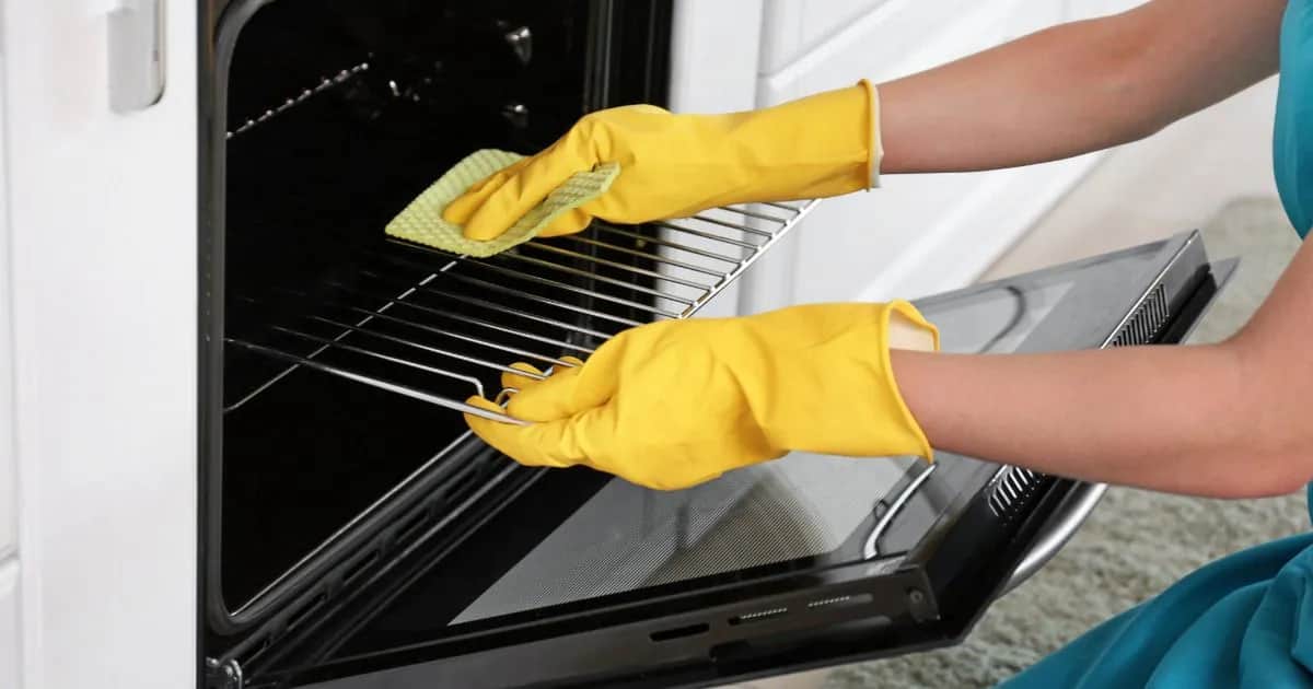 Jak wyczyścić kratkę od piekarnika skutecznie i bez wysiłku