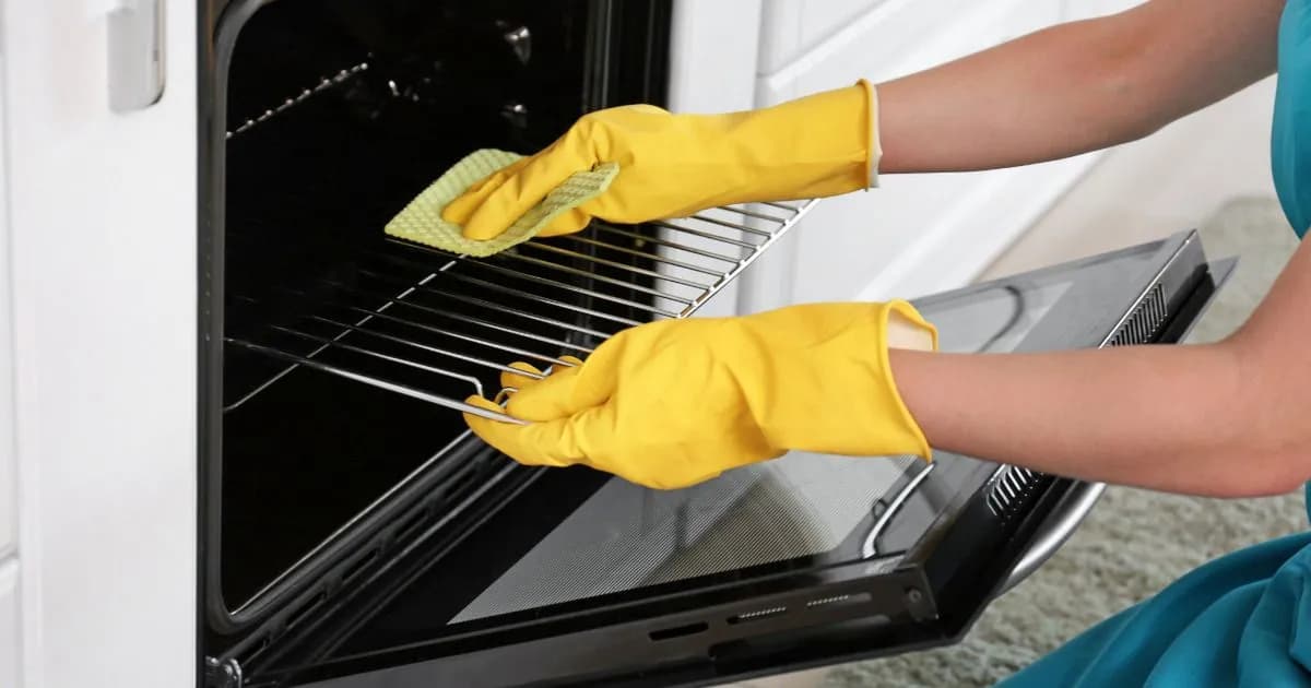 Jak wyczyścić kratkę od piekarnika skutecznie i bez wysiłku