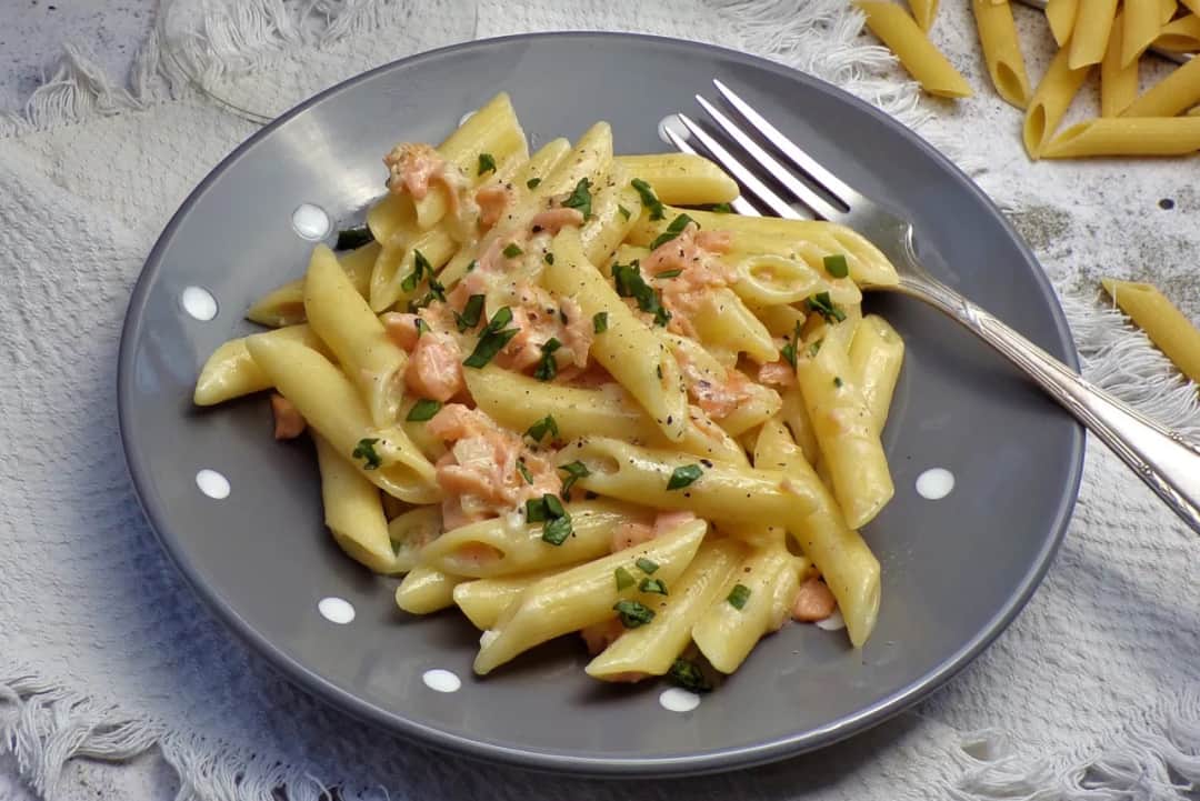 Penne salmone - prosta receptura na wyjątkowe danie z łososiem