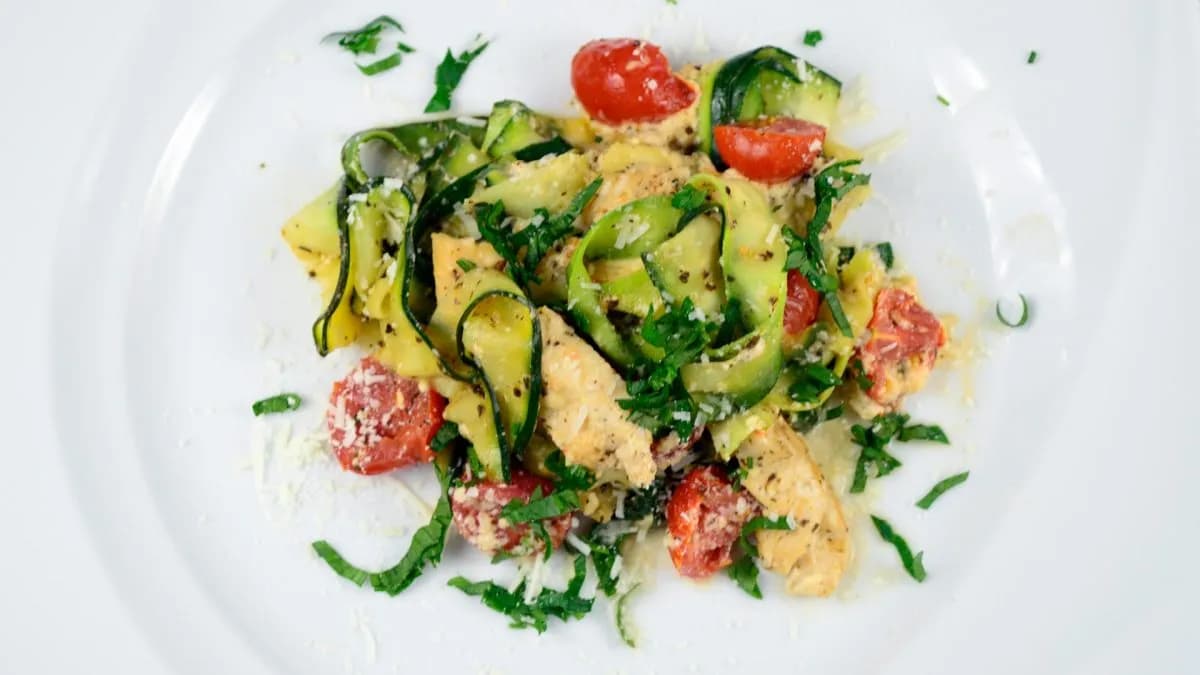 Spaghetti z cukinii z mięsem – zdrowy przepis na szybki obiad