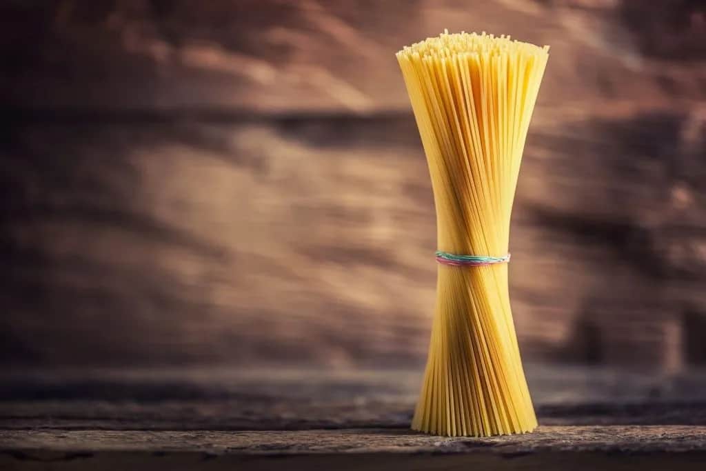 Gruby makaron spaghetti: odkryj jego wyjątkowe cechy i zastosowania