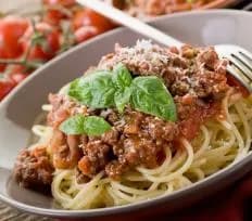 Spaghetti z pulpetami Magdy Gessler – prosty przepis na pyszne danie