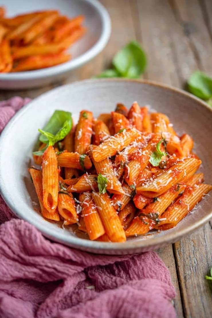 Penne al pomodoro: prosty przepis na idealne danie makaronowe