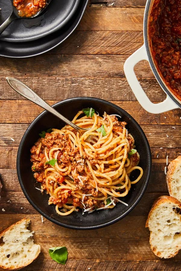 Jak przygotować idealne spaghetti z ragu - przepyszny przepis na obiad